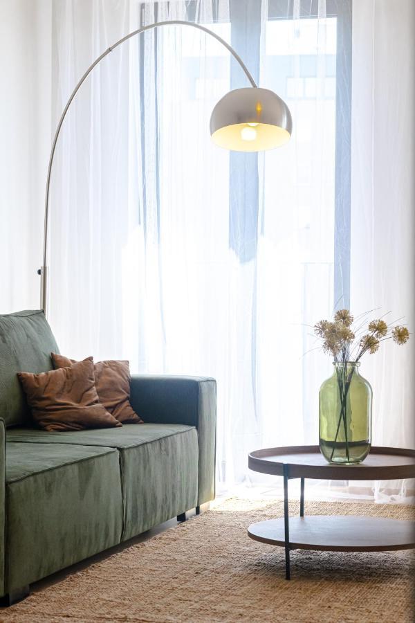 Newly Built Apartment In Vibrant Neighbourhood Прага Екстериор снимка