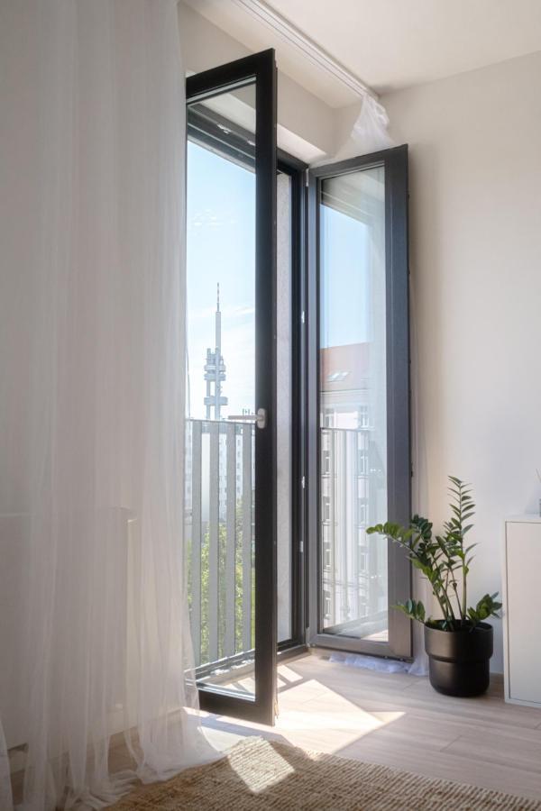 Newly Built Apartment In Vibrant Neighbourhood Прага Екстериор снимка