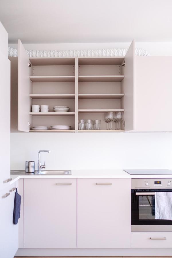 Newly Built Apartment In Vibrant Neighbourhood Прага Екстериор снимка