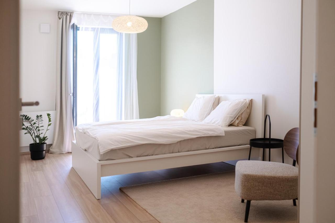 Newly Built Apartment In Vibrant Neighbourhood Прага Екстериор снимка